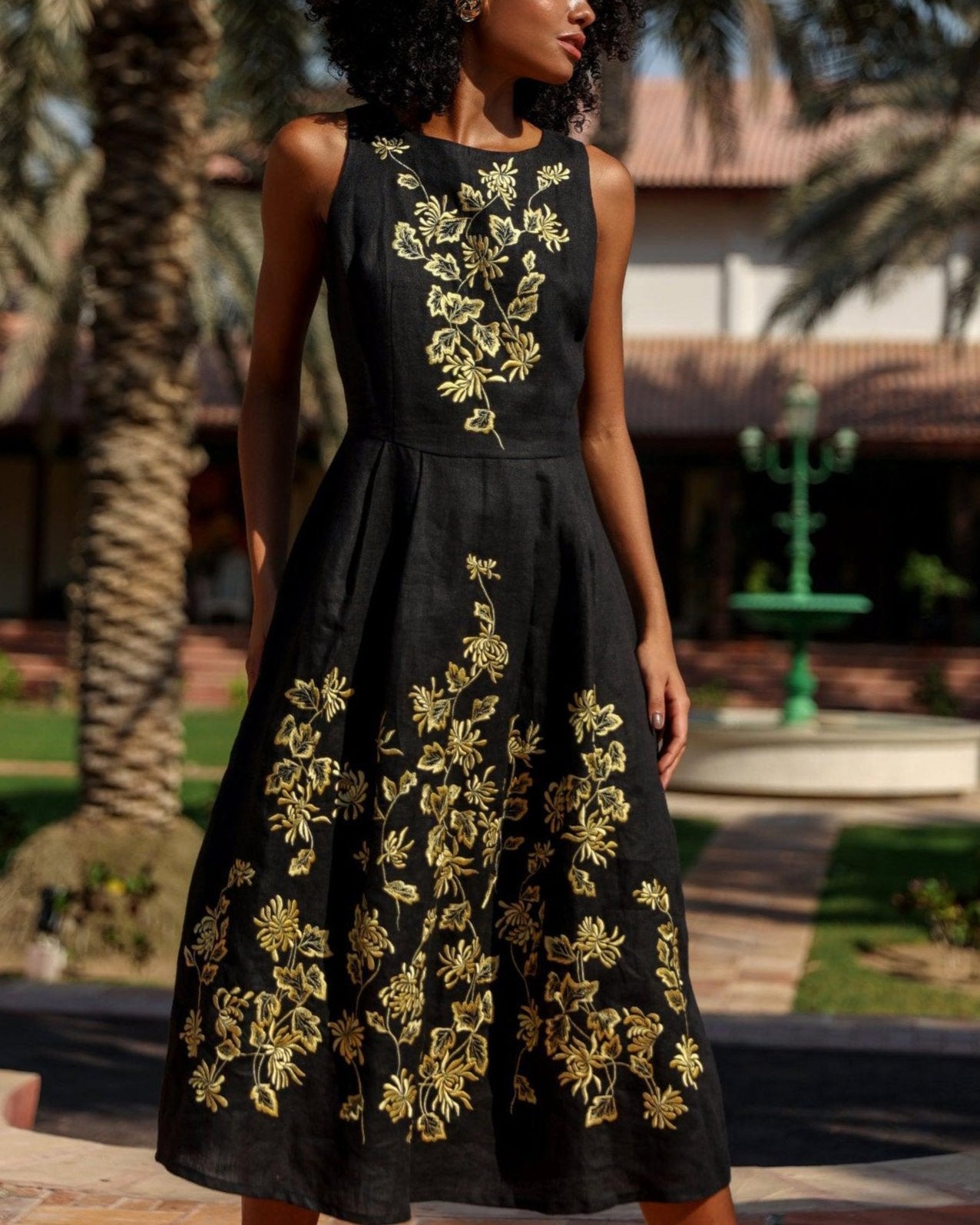 Robe en lin brodée noire | ZALXNDRA