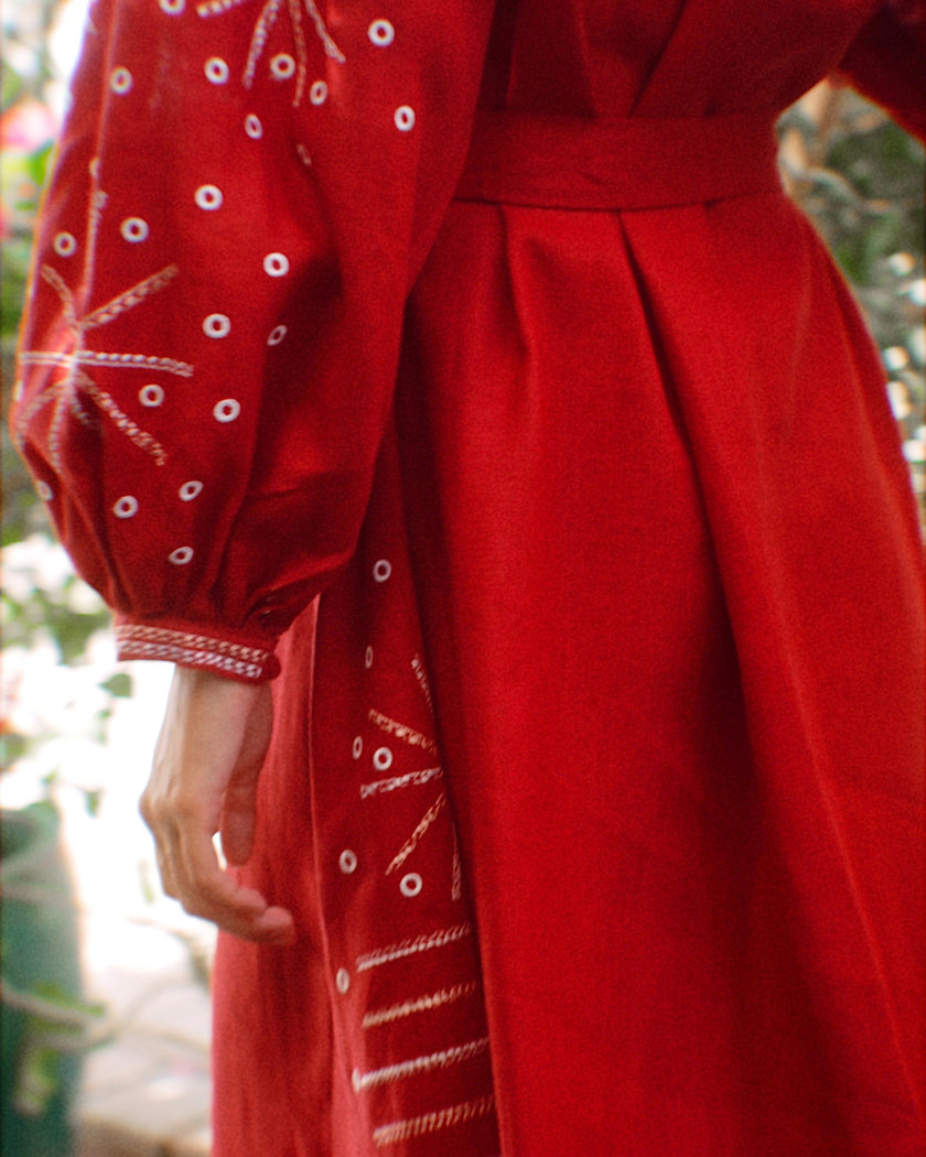 Cherry red linen kaftan maxi dress with white embroidery, balloon sleeves and self-tie belt, embroidery detail view - Zalxndra Resort